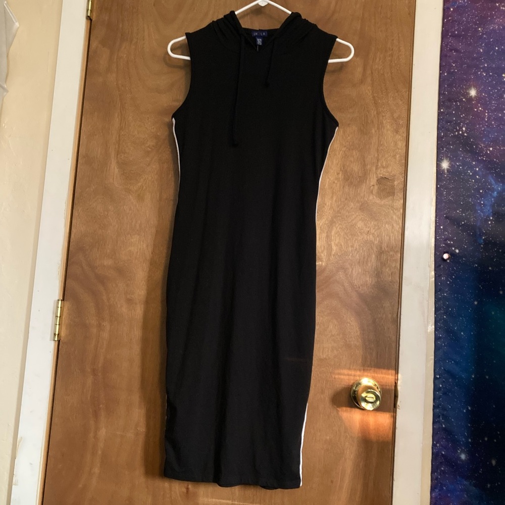 Black and white hoodie dress - Picture 1 of 9